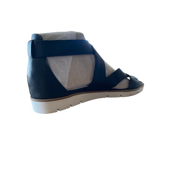 Sofft Mirabelle black US size 8.5 M
New in Box - Picture 4 of 6